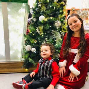 Meet your Posher, Dee